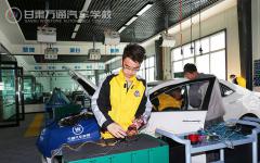 男孩子学什么技术好？首选汽修技术