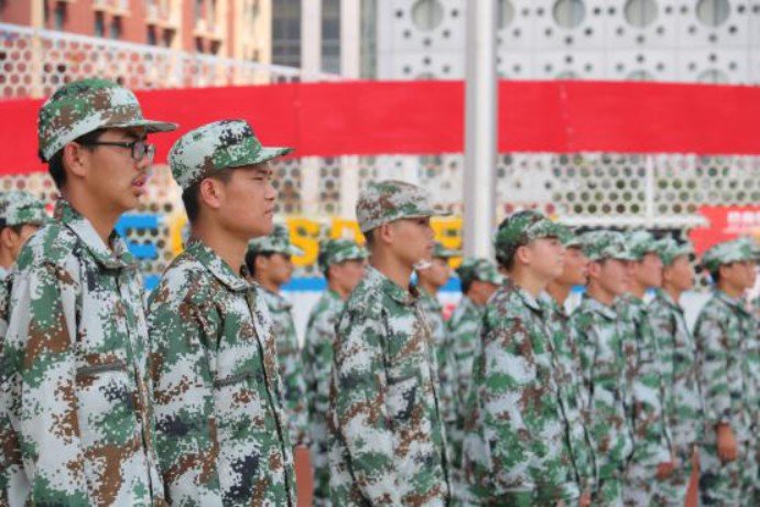 甘肃万通2018秋季新生军训——中章