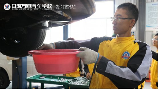 甘肃万通技工学校解惑：冬天究竟该不该给车洗澡？