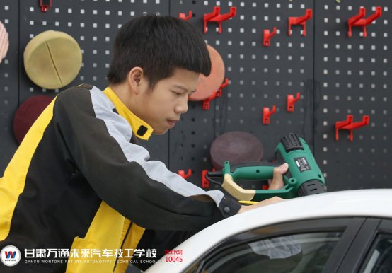 车冷启动声音大且抖动是什么原因？
