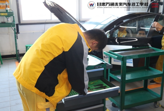 甘肃万通告诫：冬天开车不要这么用空调！害人又毁车