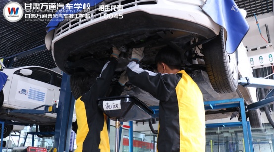汽车变速箱油该多长时间更换一次？