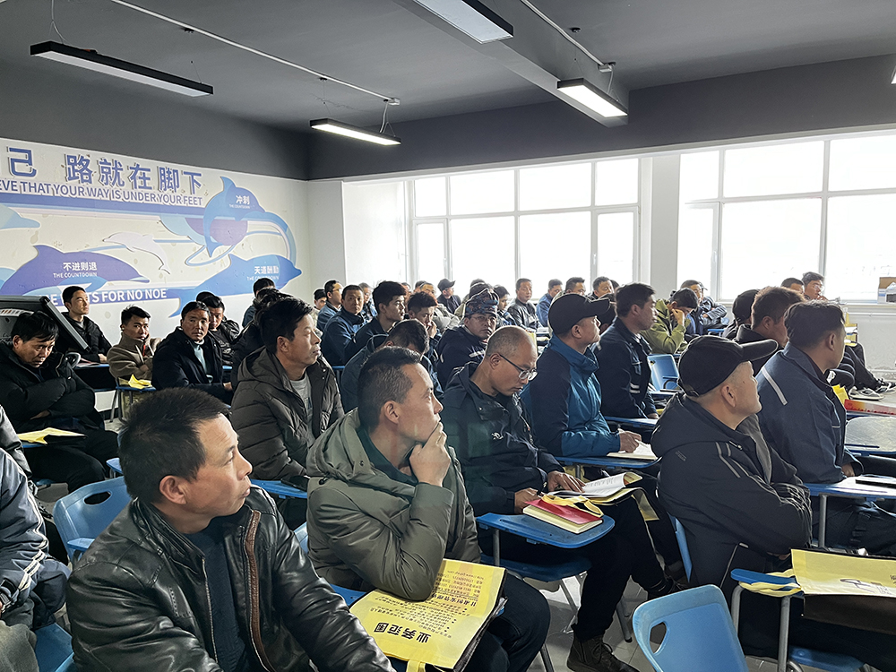 甘肃万通技工学校于2024年12月29日-2025年1月5日开展了熔化焊接与热切割作业考试的线下实操培训