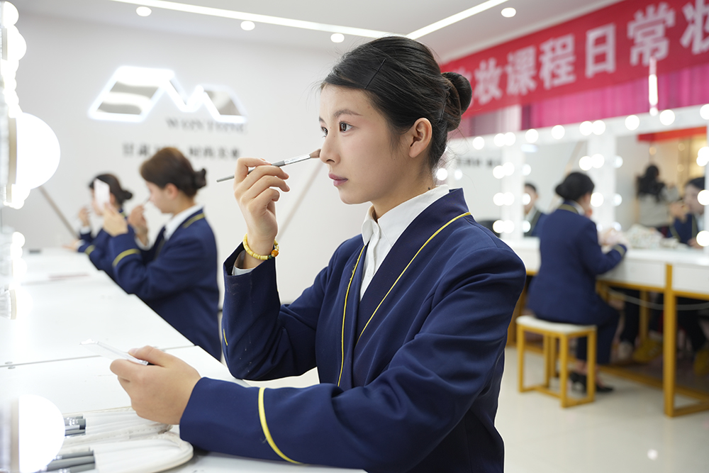 甘肃万通教学质量提升百日工程系列活动——化妆技能专项比赛